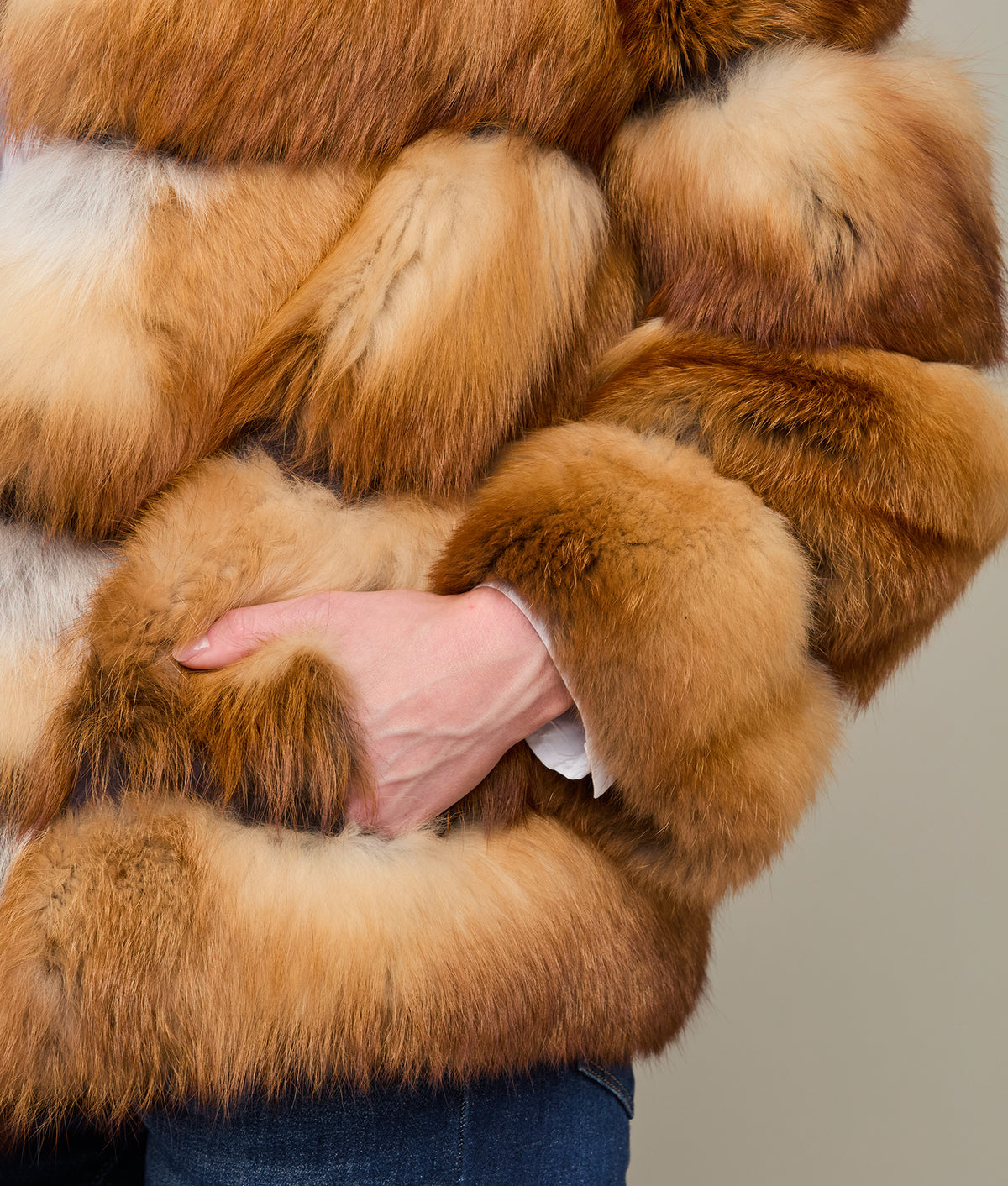 
    Canadian Red Fox Jacket :: Caramel