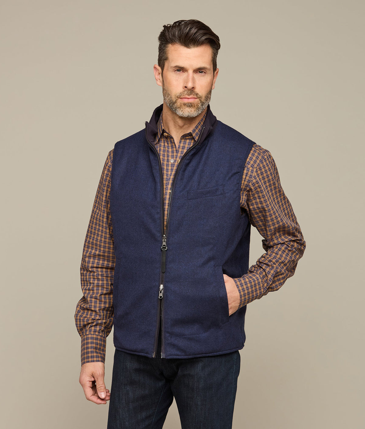 
        Gilroy Reversible Vest :: Navy