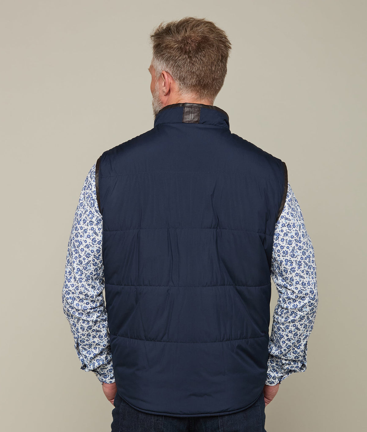 
    Reversible Microfiber Vest :: Chocolate/Navy