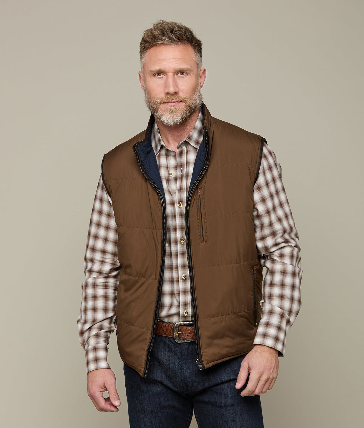 
    Reversible Microfiber Vest :: Chocolate/Navy