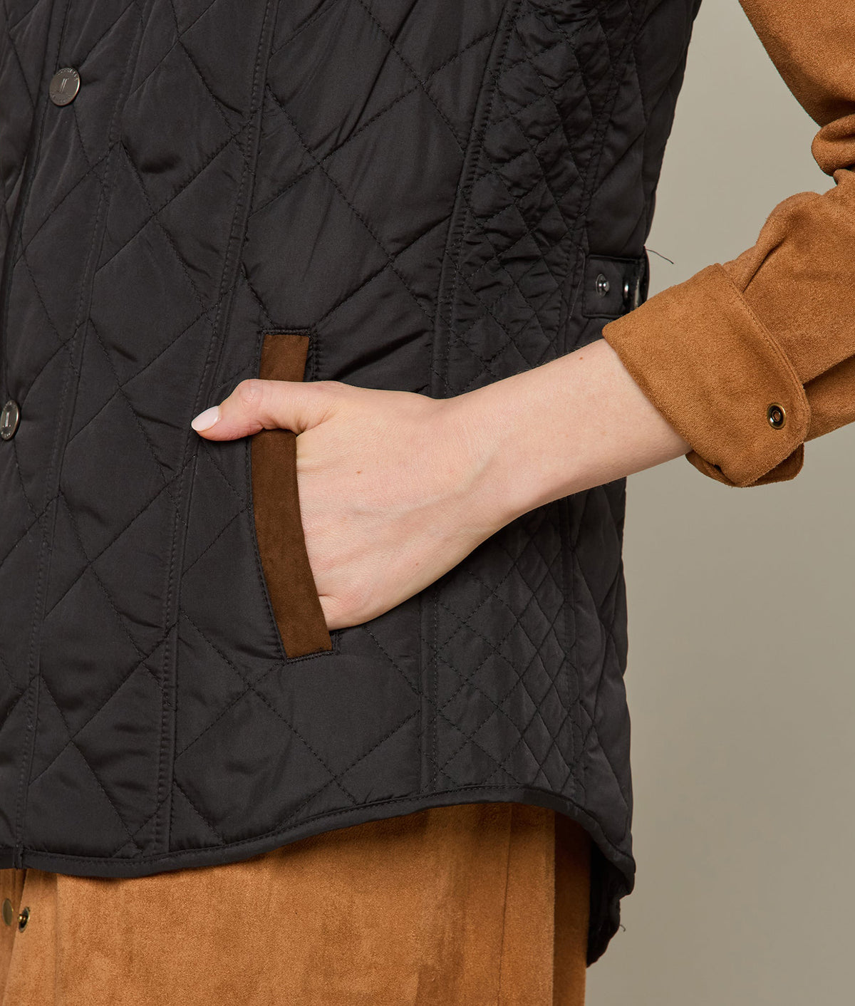 
        Quilted Vest :: Black