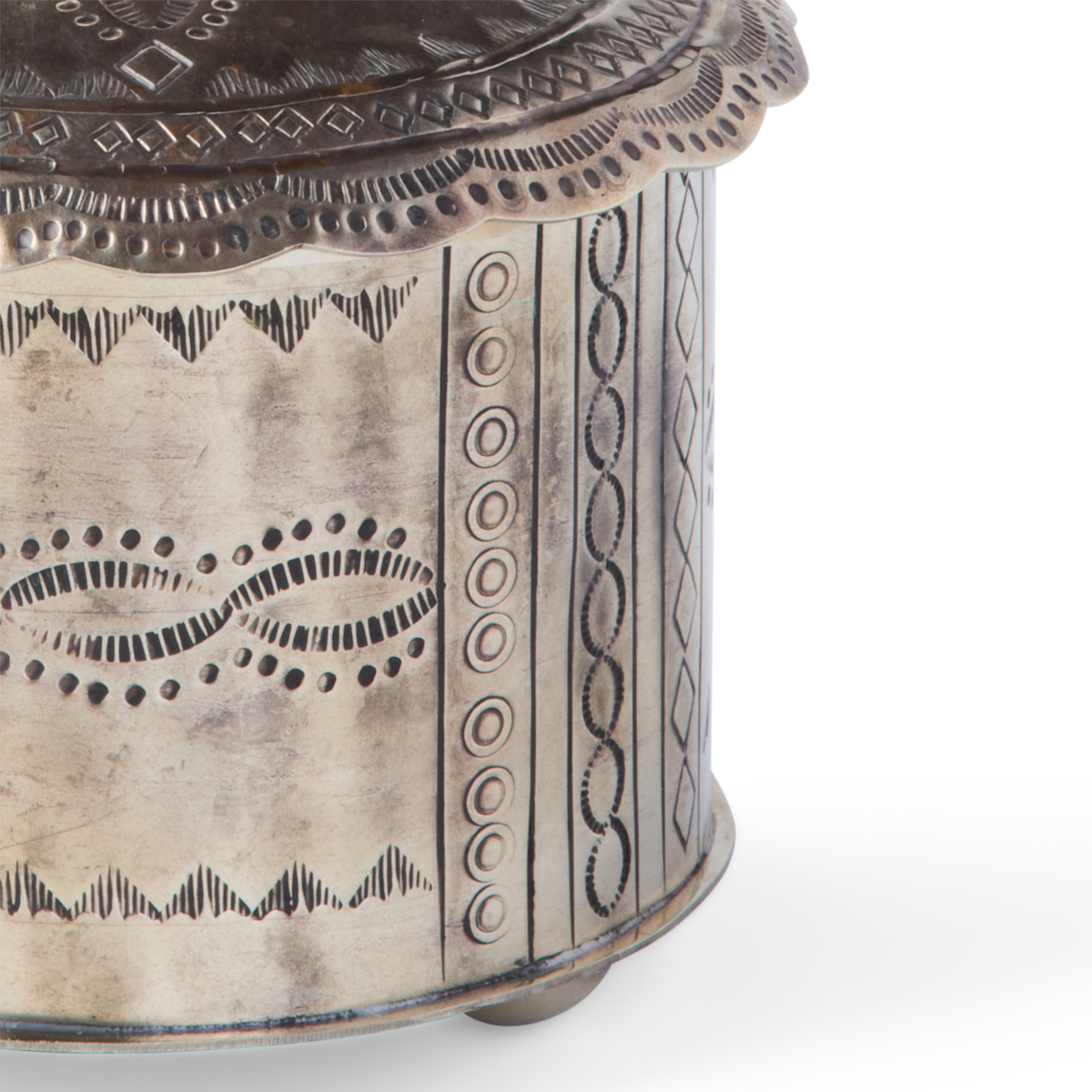 
    Southwestern Round Box :: Silver