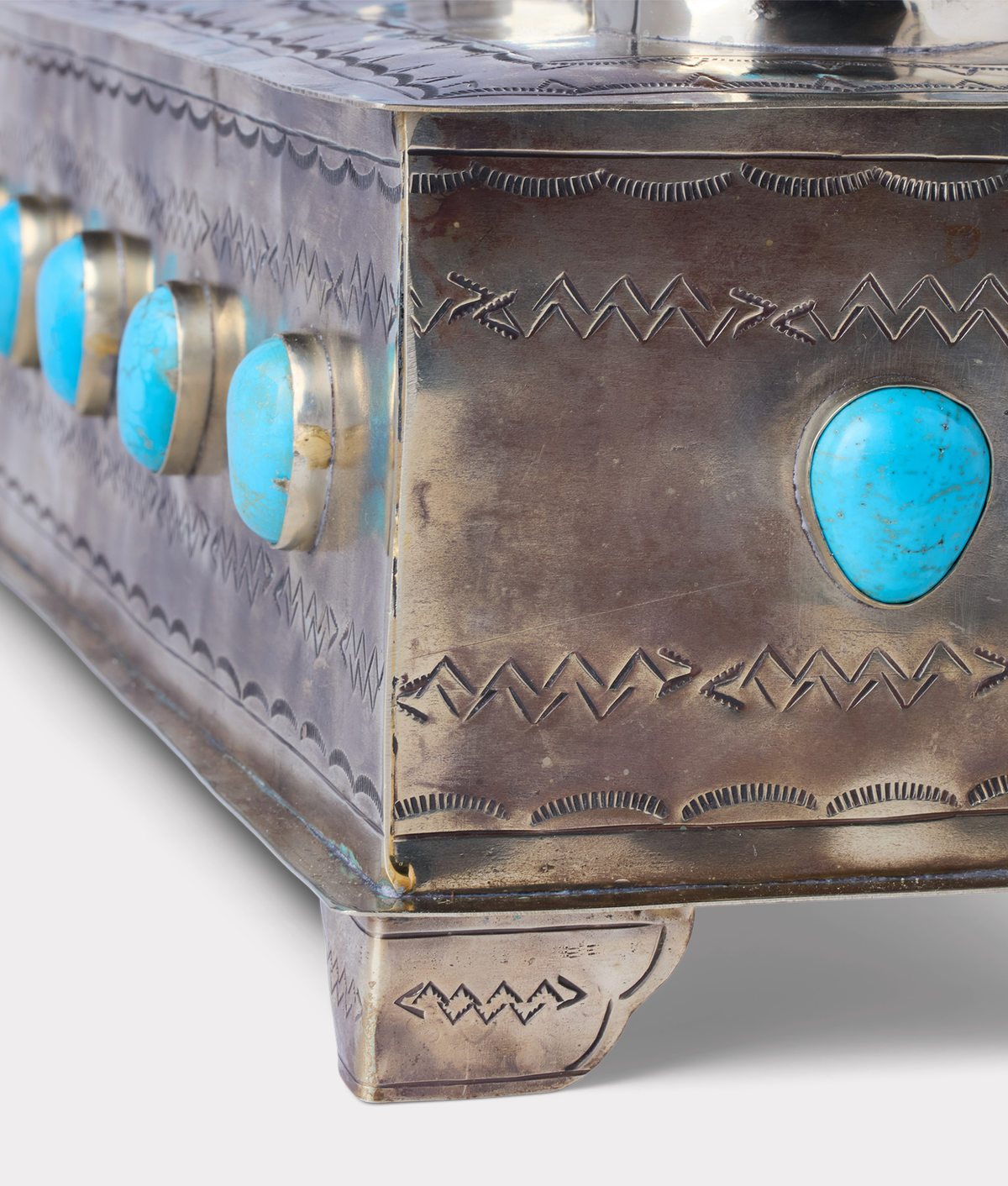 
    Large Southwestern Mantle Box :: Silver