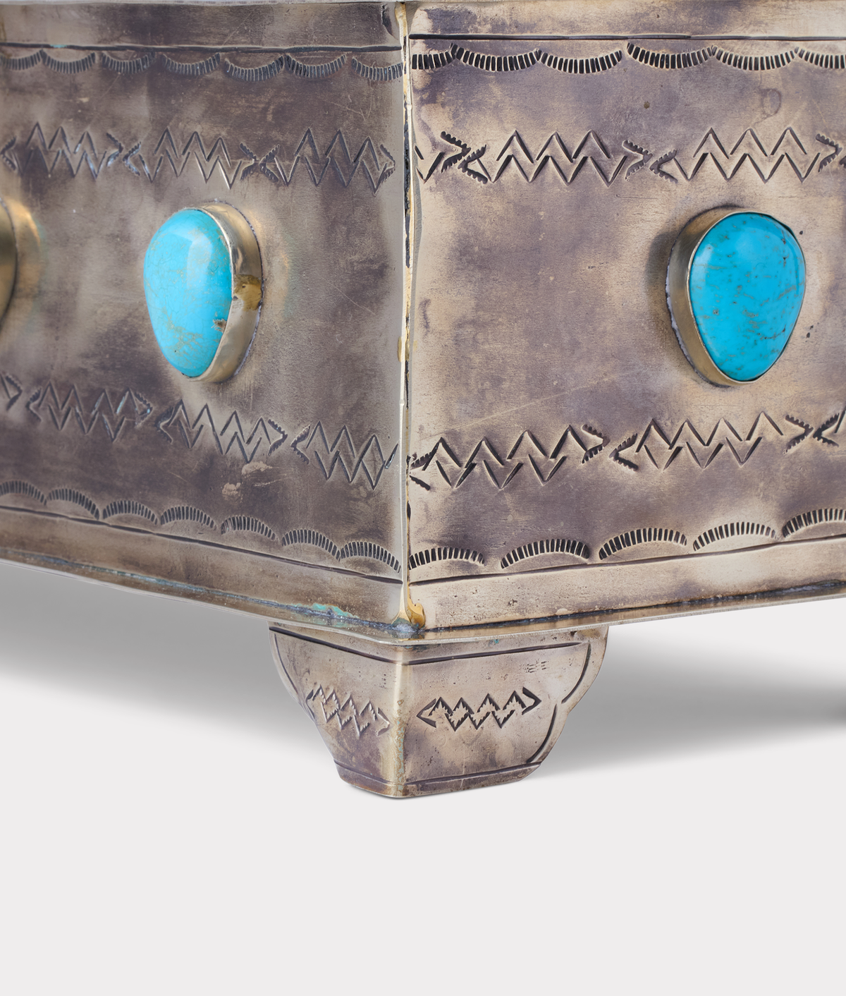 
    Large Southwestern Mantle Box :: Silver