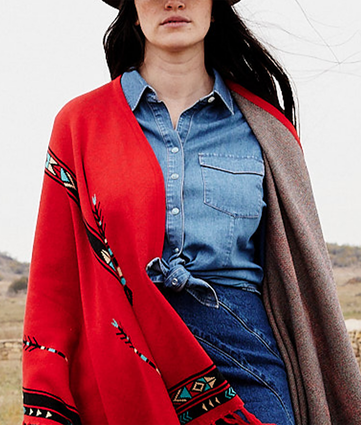 
    Alpaca Fleece Cape :: Red/Turquoise